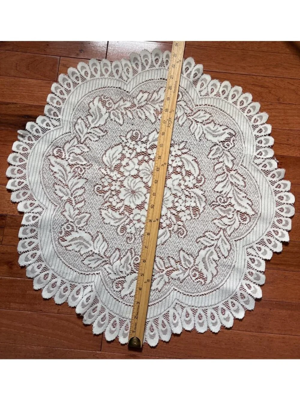 Elegant White Lace Floral Round Doily Table Topper 23